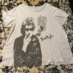 RARE BobDylan tee in Lilac!